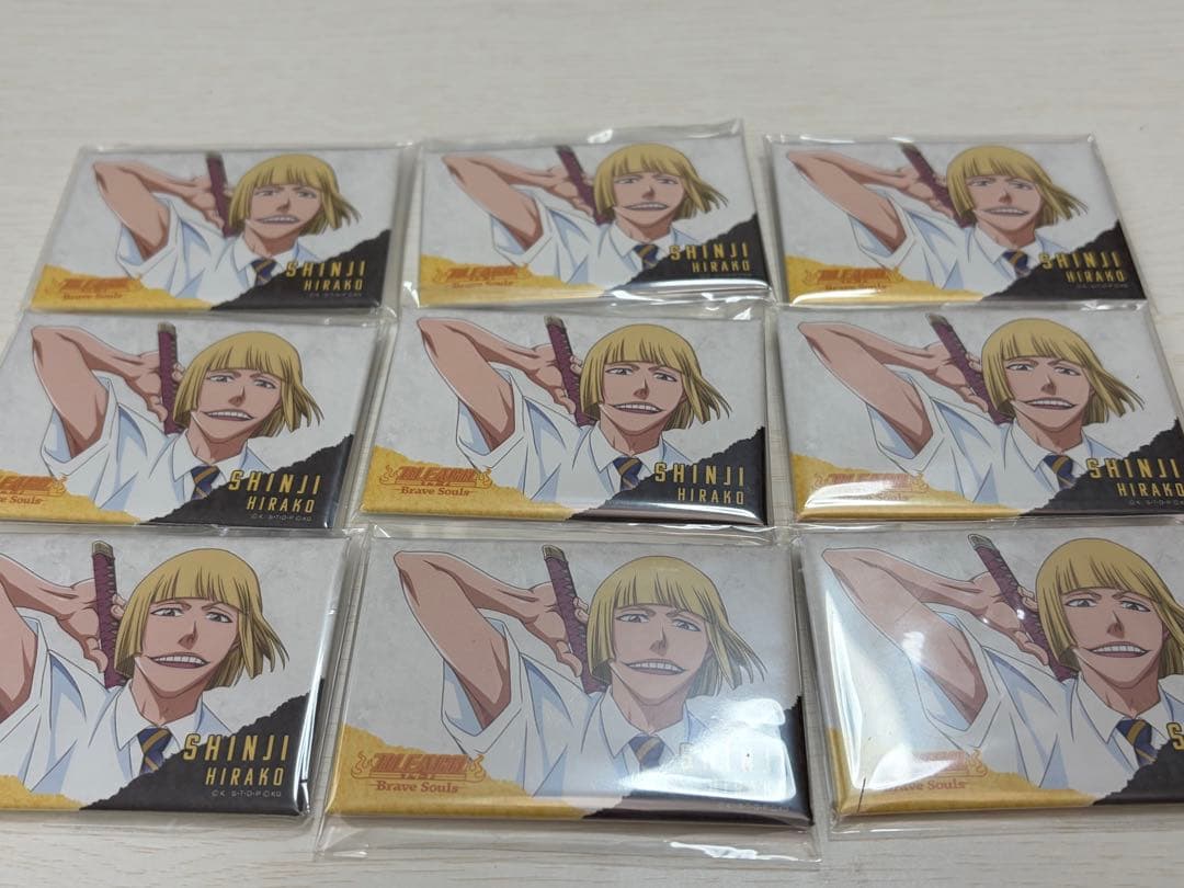 平子真子　缶バッジ9個セット