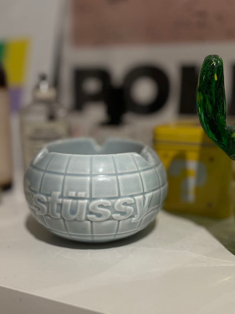 【美品・未使用】stussyセラミック 灰皿 ライトブルー 箱付き