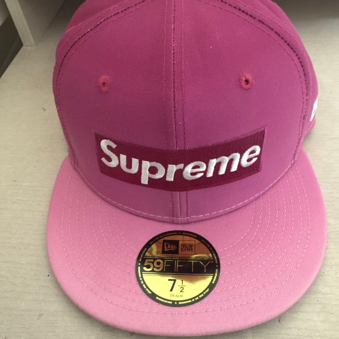 Supreme NEWERAピンク キャップ