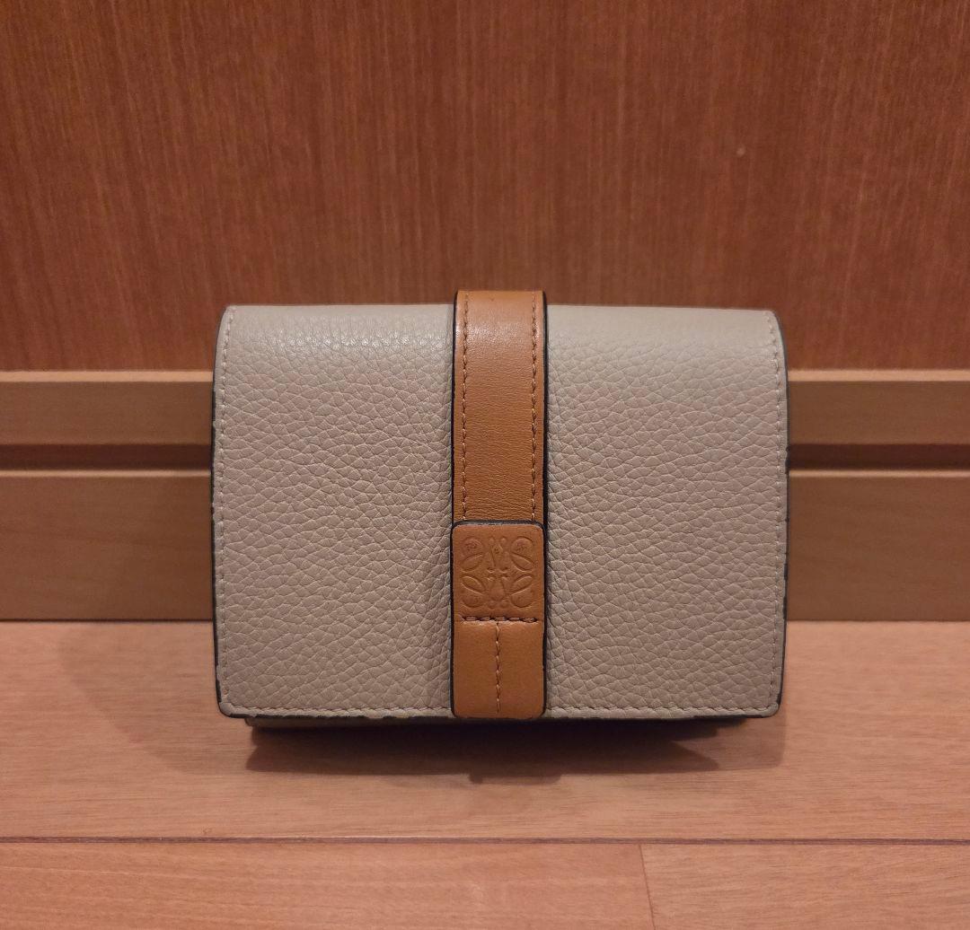 ロエベ アナグラム トライフォールド 三つ折り財布　レザー