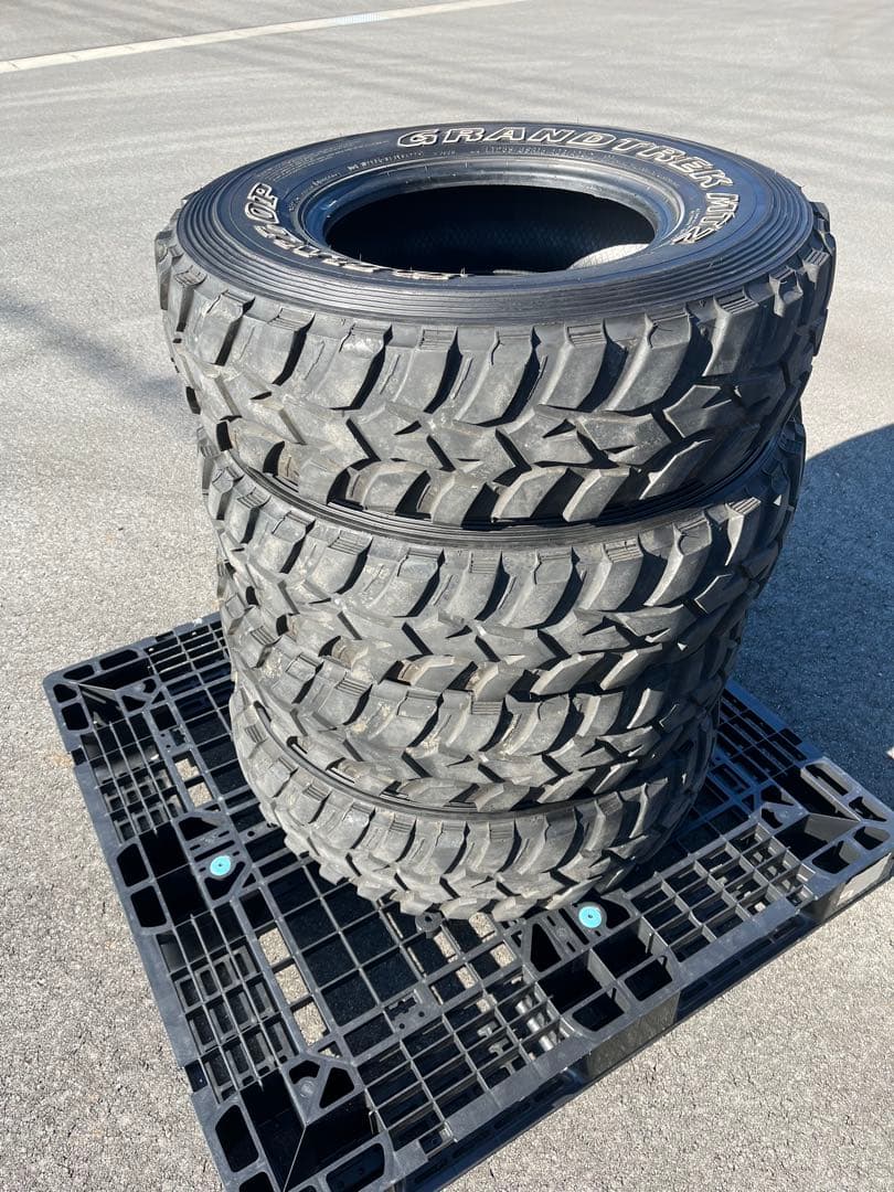 ダンロップ グラントレック MT2 235/85R16 4本セット