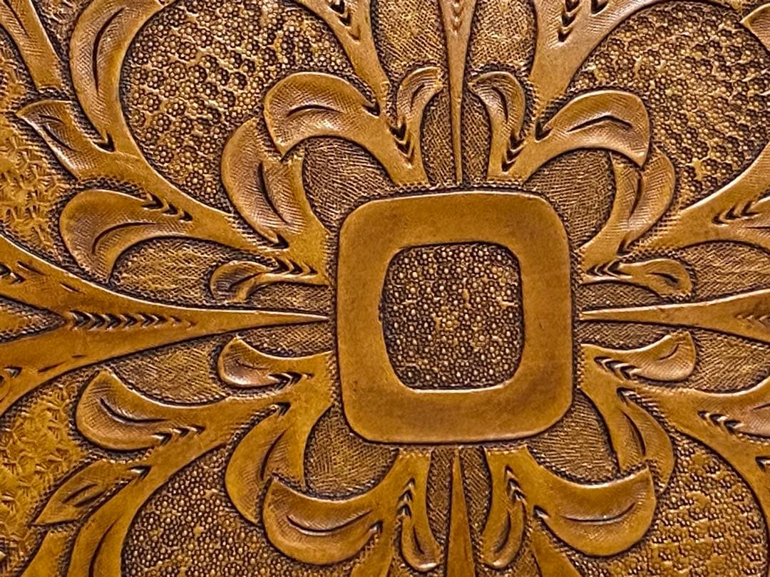 レザー 本革 カービング加工 クッション インテリア 編み込み