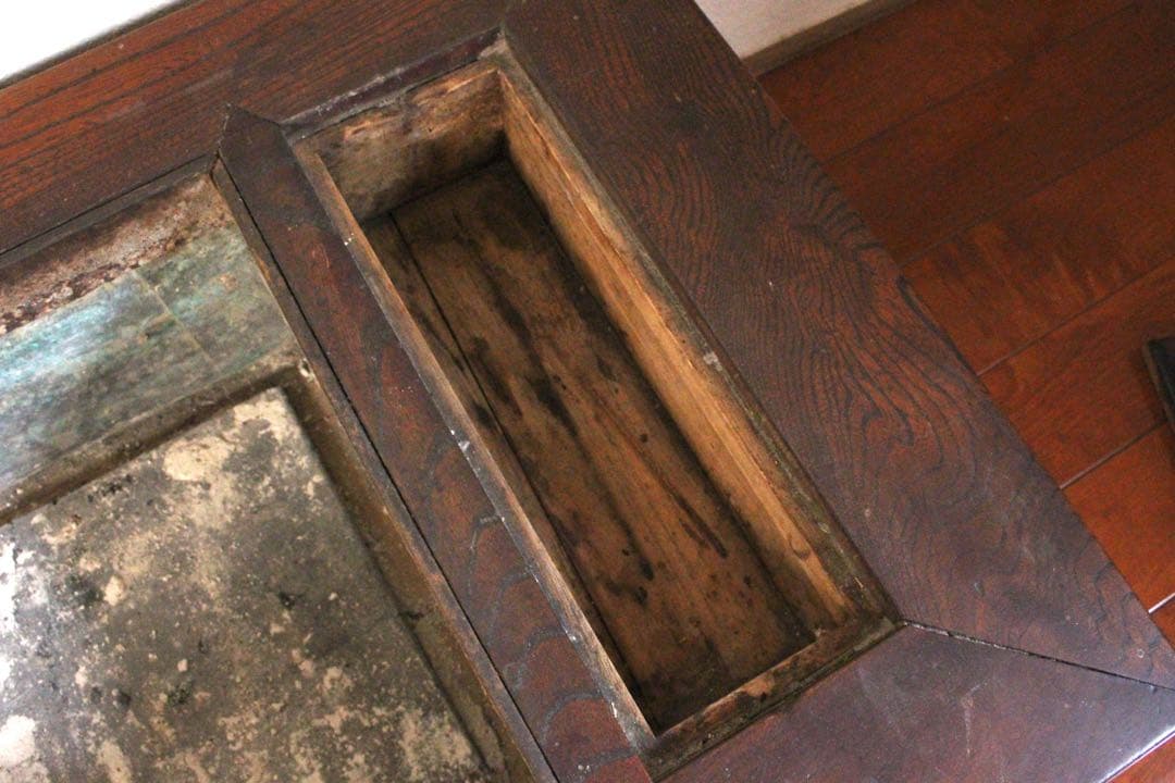 M*u様 No4524 時代　欅材　黒柿　関西火鉢　横73×縦49cm 引出し付