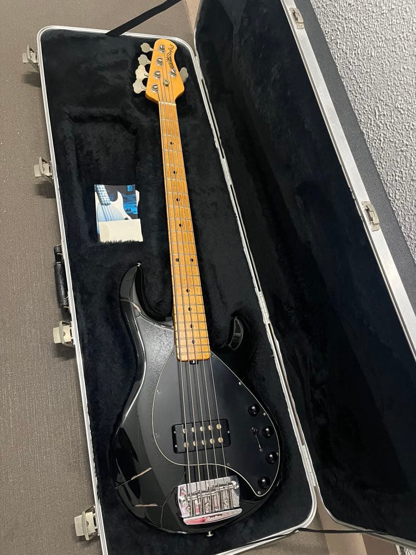 ベース MUSICMAN stingray 5
