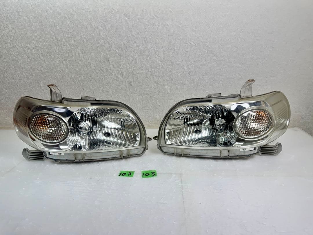 美品 ポルテ　NNP11　NHP1　前期　ヘッドライト　左右