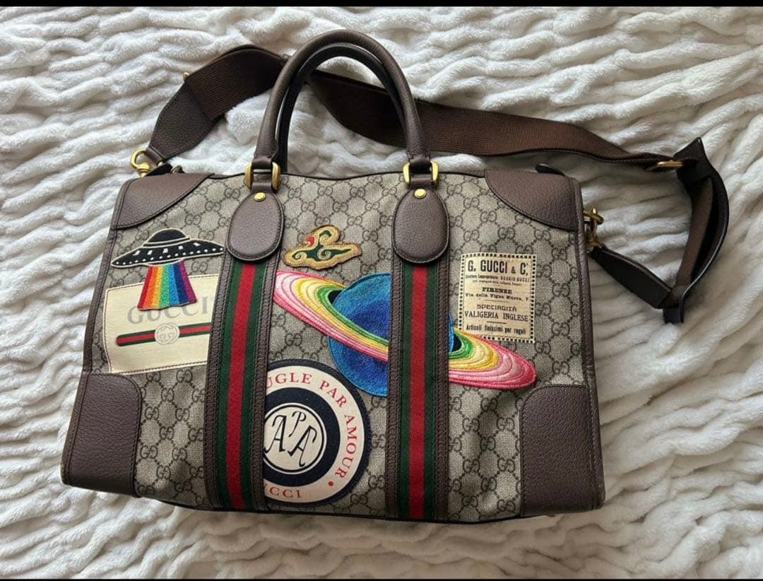 Gucci Courrier Soft GG Supreme アップリケ バッグ