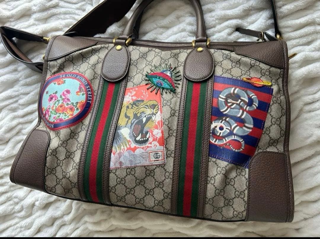 Gucci Courrier Soft GG Supreme アップリケ バッグ
