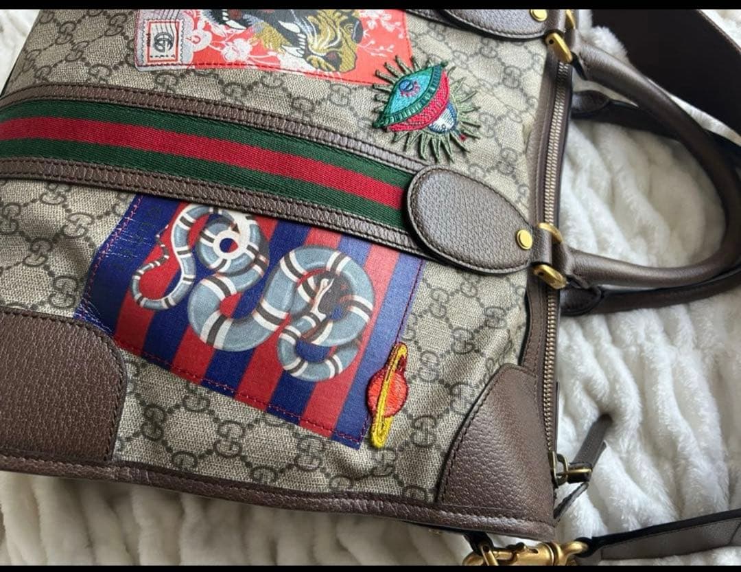 Gucci Courrier Soft GG Supreme アップリケ バッグ