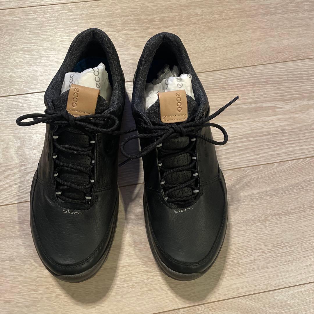 ECCO BIOM ブラックゴルフシューズ