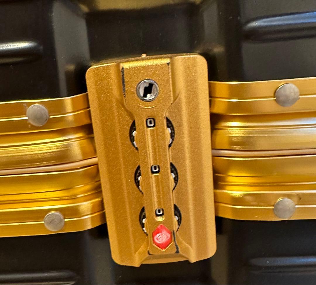 【超軽量】スーツケース　ブラックゴールド　XLサイズ