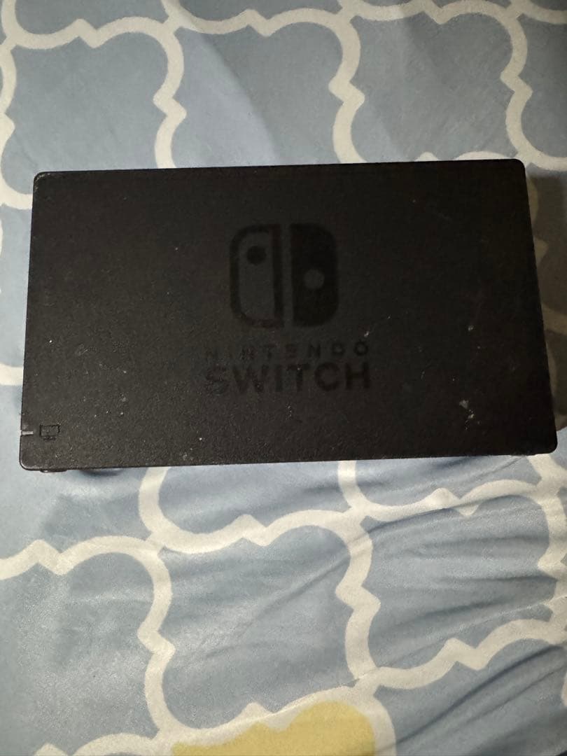 Nintendo Switch本体とプロコン