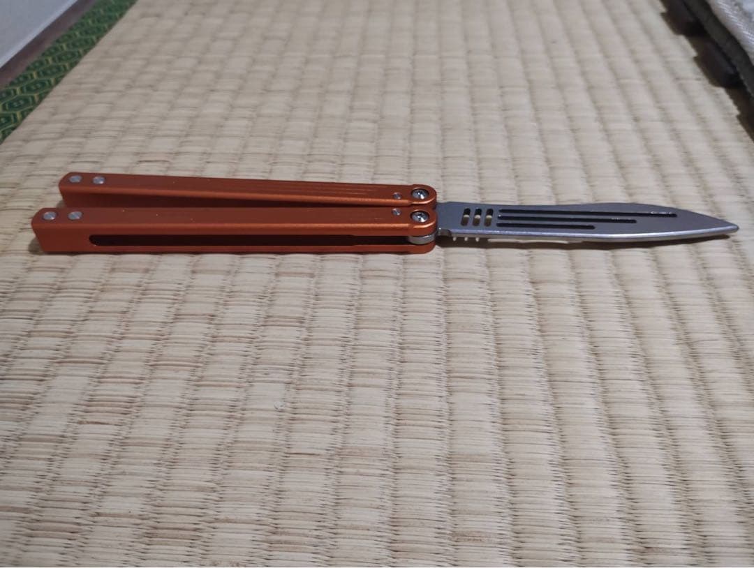 ARMD SHARK バタフライナイフ オレンジ