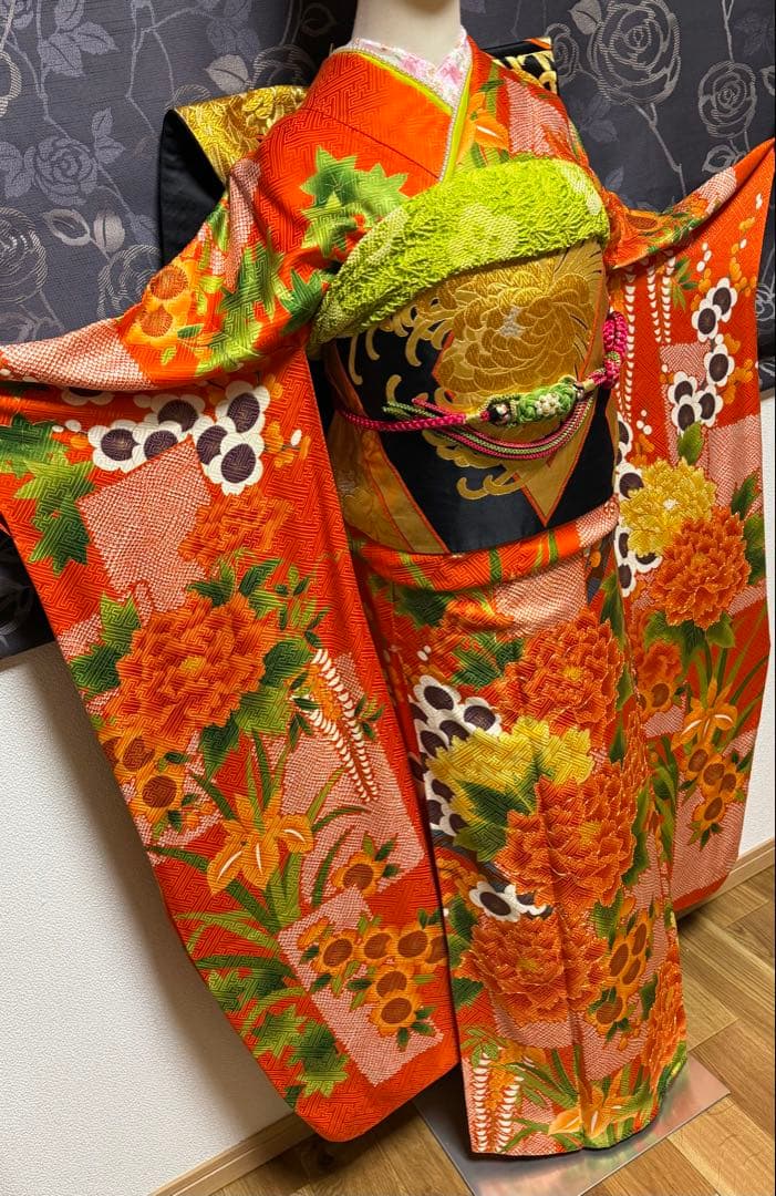 正絹振袖フルセット★金駒刺繍★大輪花紋様★オレンジ色