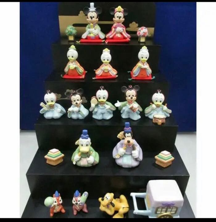 28000円！ 雛人形 ディズニー ひな飾り 豪華