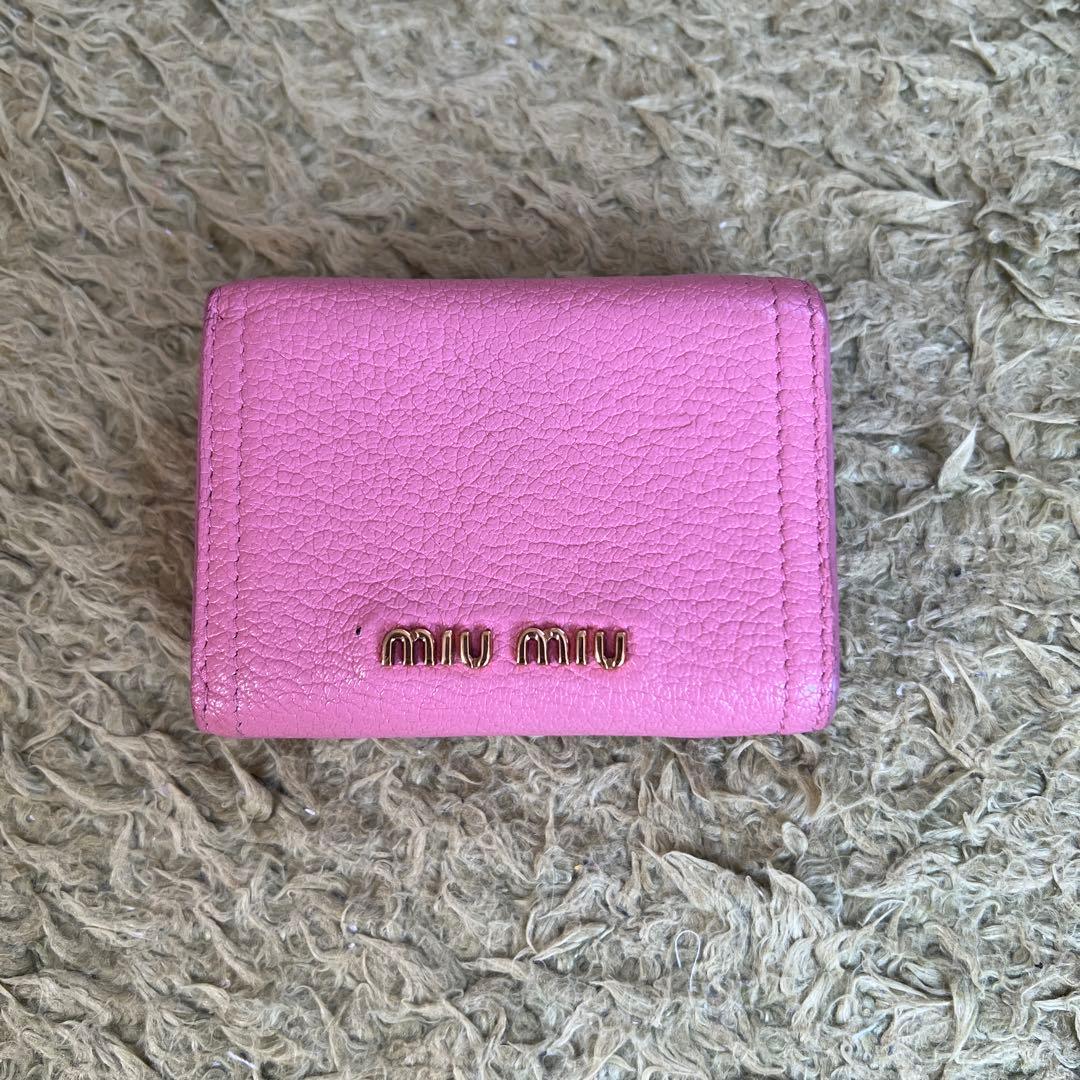 MIU MIU 三つ折り財布 ピンク 黒