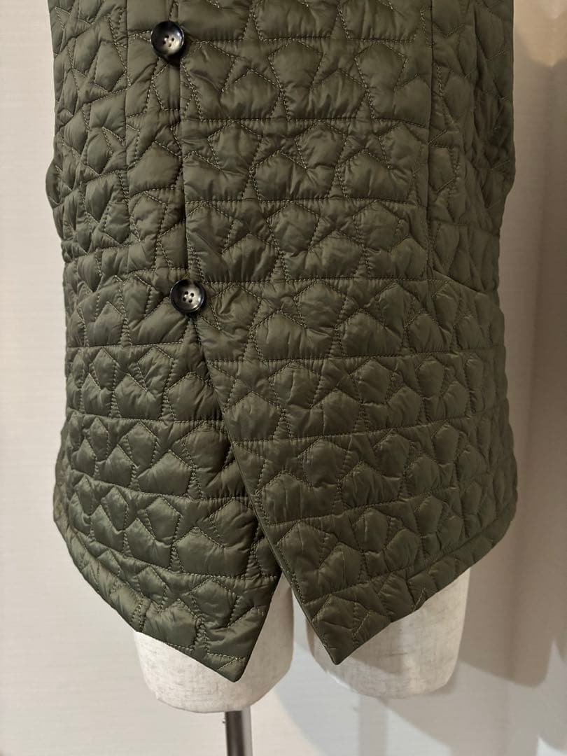 新品未使用☆HALF-NOTE♩のオリーブ色 キルティングベスト