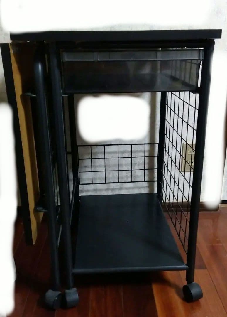 折み式テーブル　キャスター付き　学習机幅90㌢折り畳んで45㌢