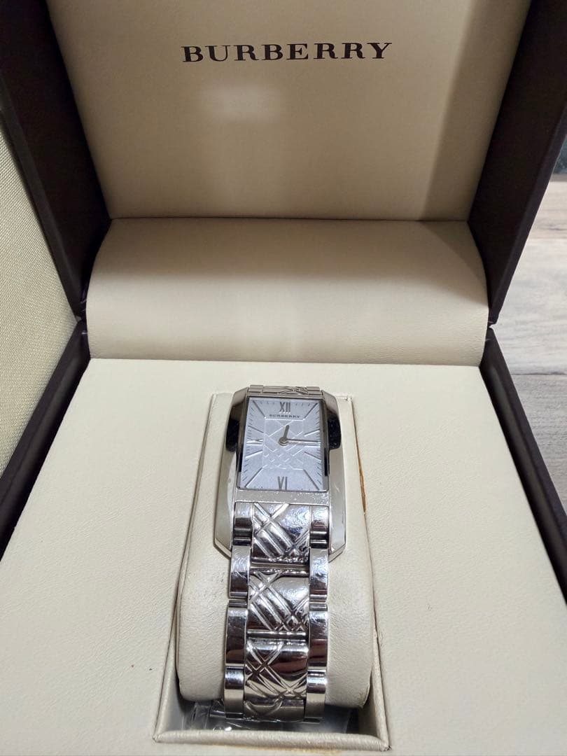ひろき♪ BURBERRY アナログ腕時計