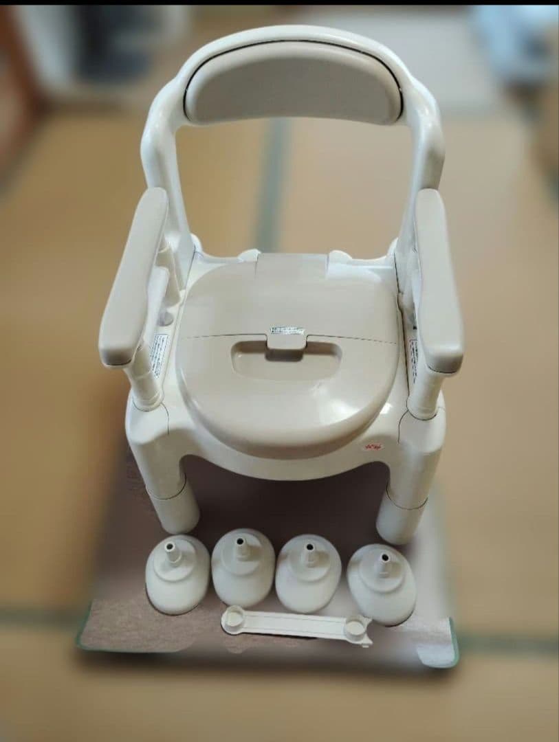 介護用　ポータブルトイレ 　未使用