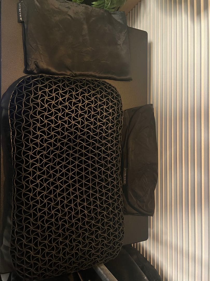 YUTAKA　ヒツジのいらない枕　プレミアムブラックレーベル　枕本体