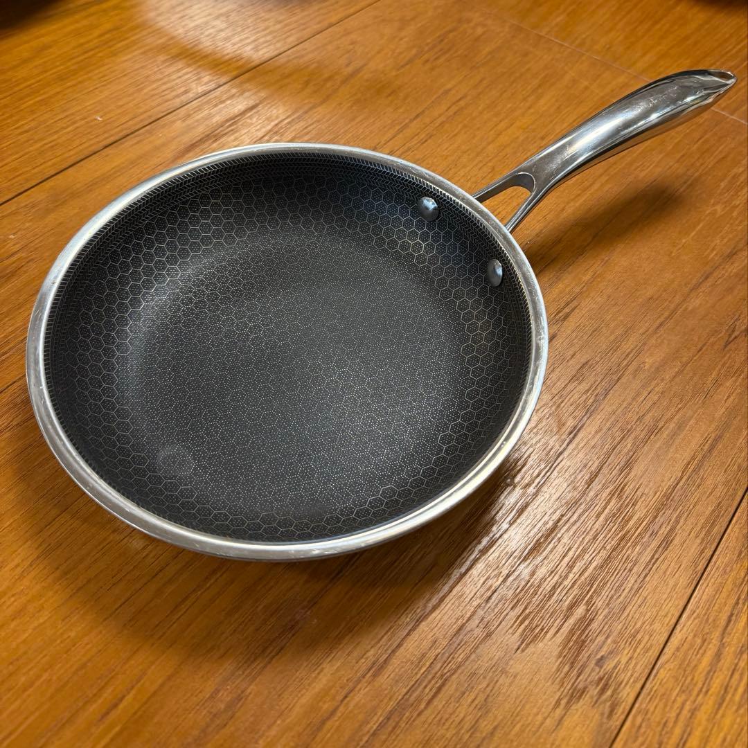 HexClad フライパン 20cm 蓋付き【焦げ付き防止加工】