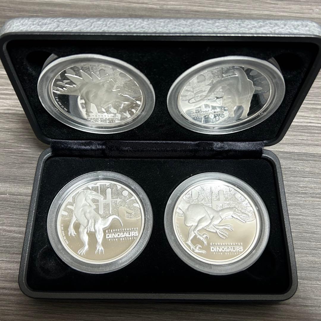 ツバル 恐竜 2オンス プルーフ 記念 銀貨　純銀　限定　外箱無し