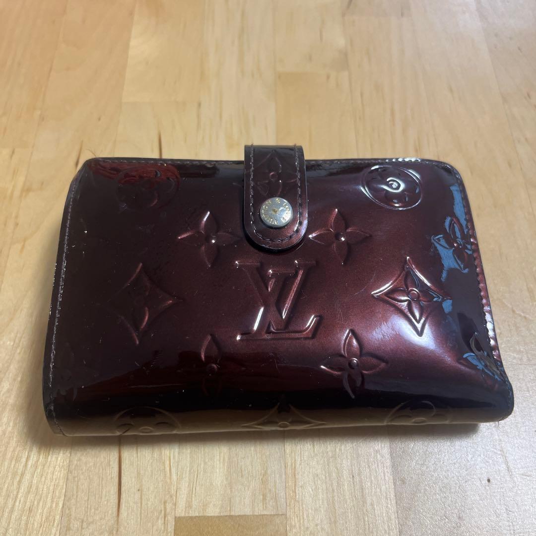 Louis Vuitton 二つ折り財布 ワインレッド