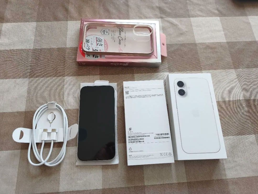 iPhone16 SIMフリー ホワイト Apple ケース付 バッテリー良好