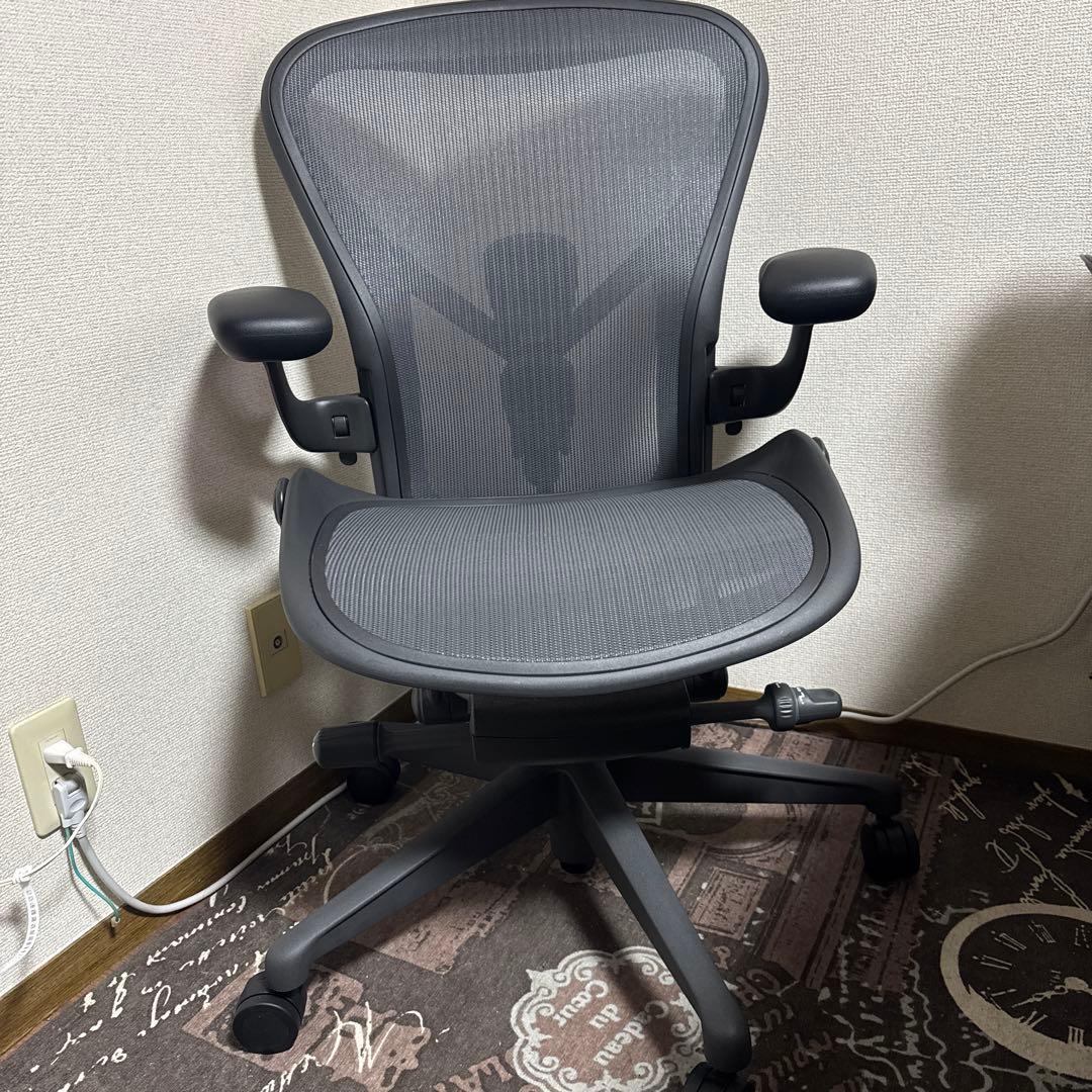 ハーマンミラー アーロンチェア　リマスタードBサイズ 2022年製