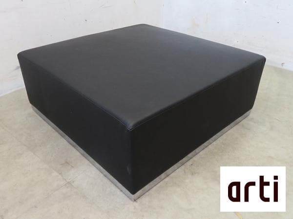 美品■ARTIインターセクト■黒総革■オットマン/スツール■モダンデザイン■