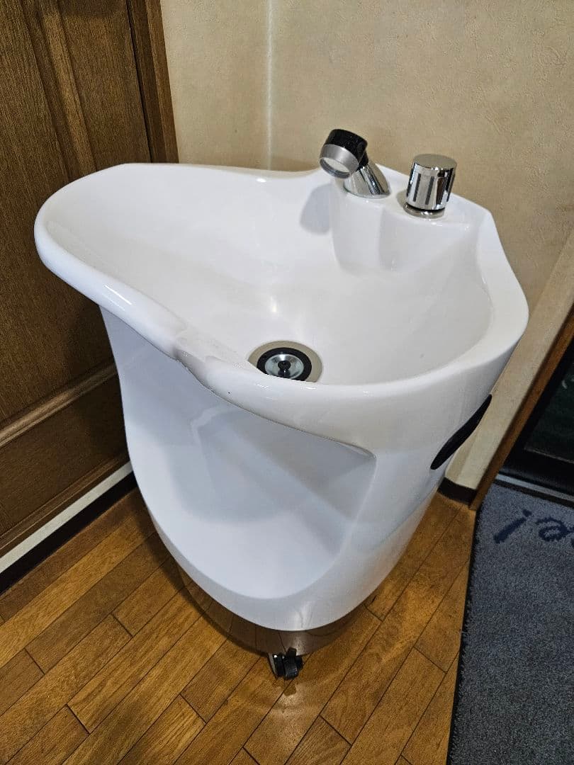 美品✨️移動式シャンプー台PERRO【ペロ】ヘッドスパ用