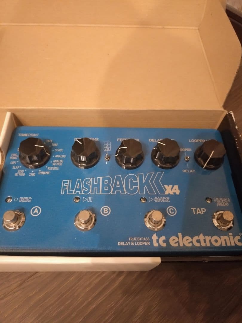tc electronic FLASHBACK X4　ディレイ