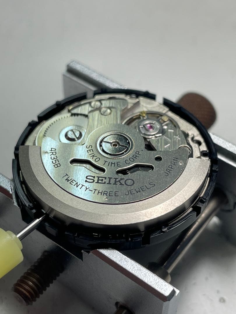 精度調整済み　SEIKO 4R35B 自動巻きムーブメント②
