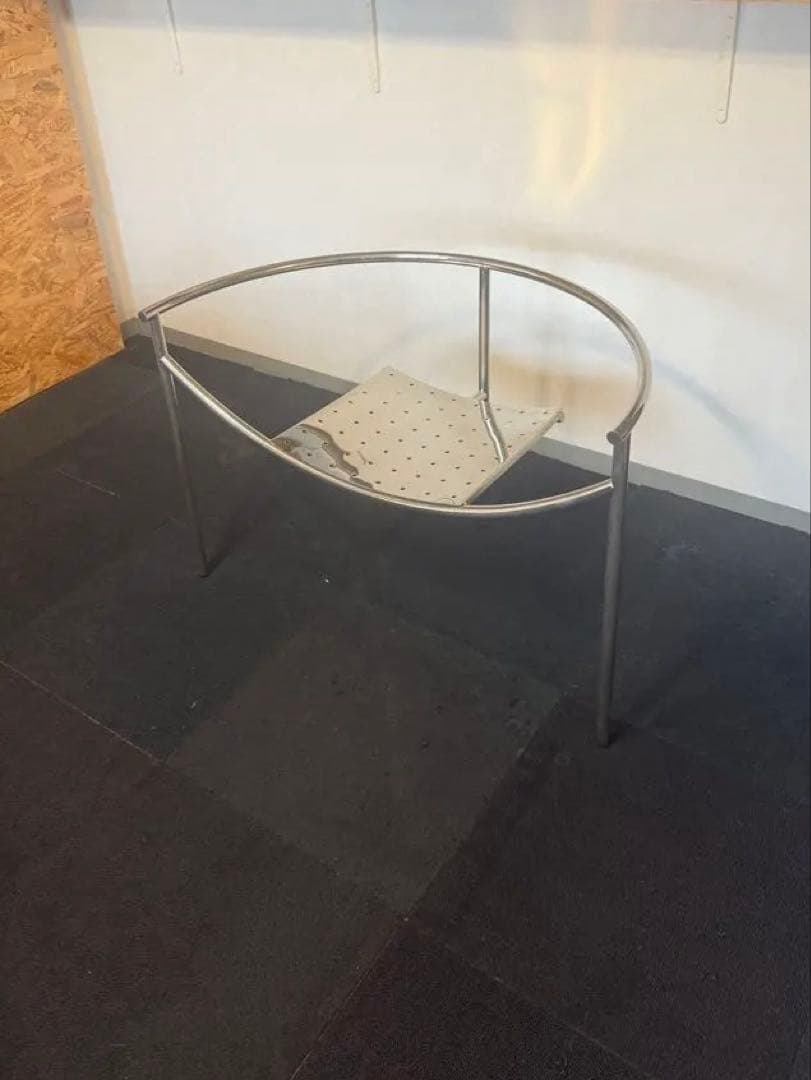 椅子 DR. SONDERBAR PHILIPPE STARCK