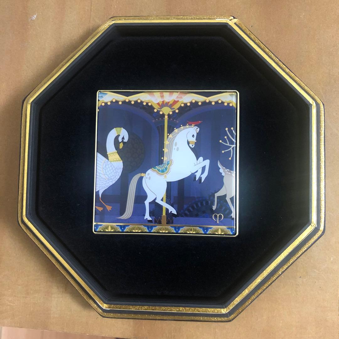 clé de peau BEAUTÉ オクタゴン型ボックス