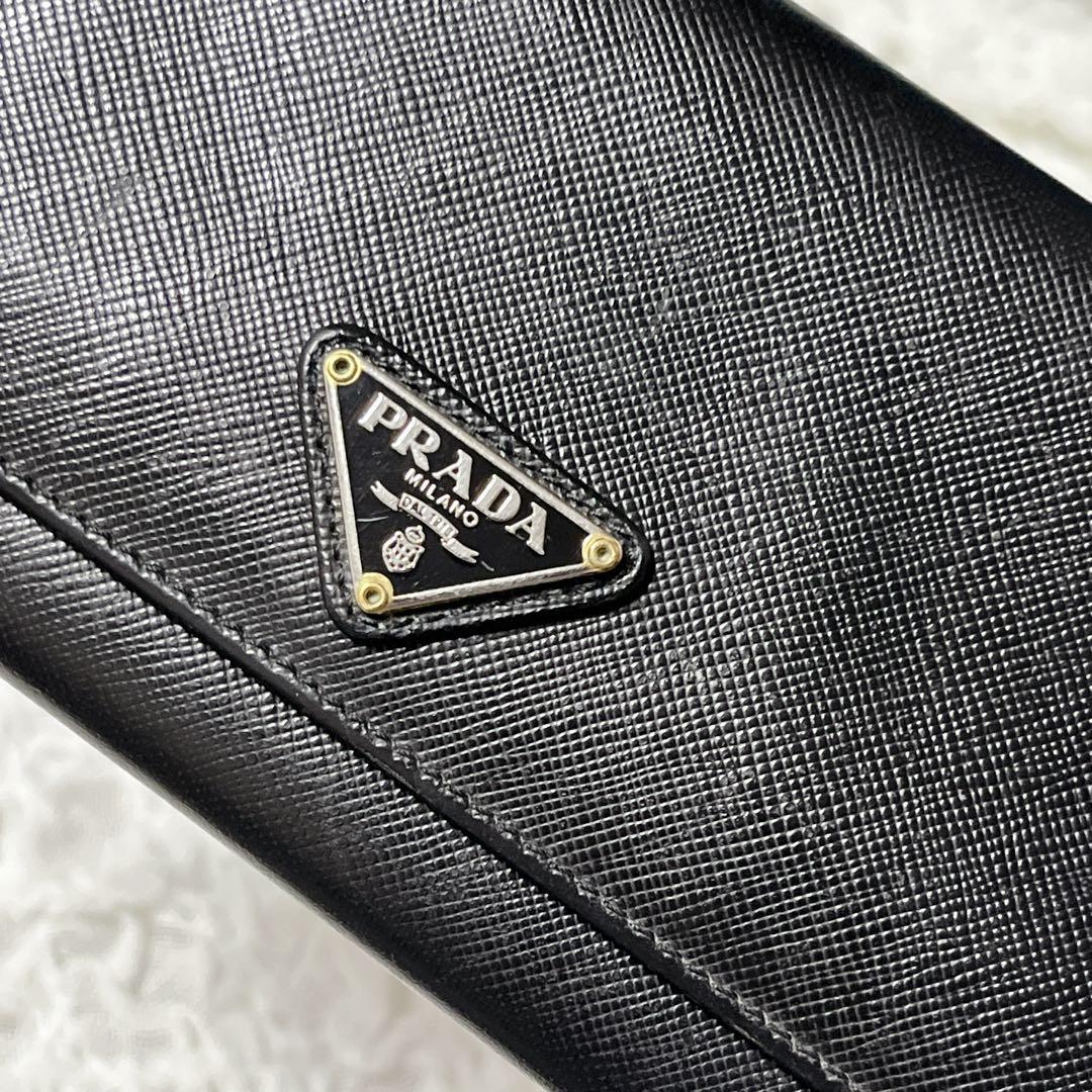 美品✨プラダ 2つ折り長財布 サイフィアーノレザー 三角プレート トライアングル