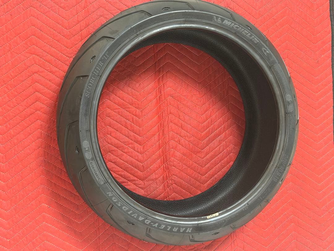 【T】　ブレイクアウト純正タイヤ