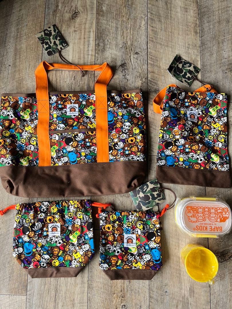 専用です。BAPE KIDS バッグ、弁当箱、 コップ、ポーチセット