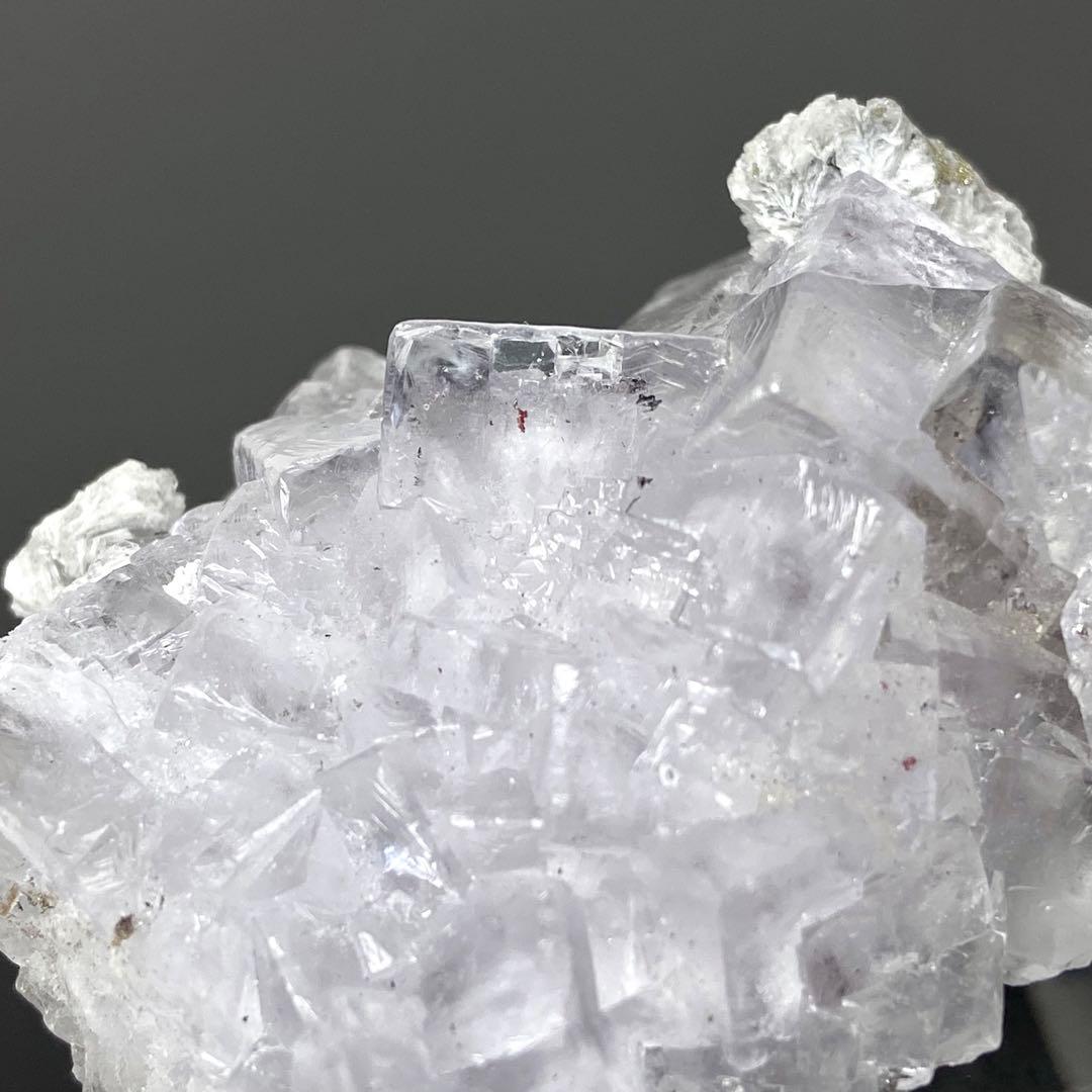 フローライト　辰砂入り　エミリオ鉱山　スペイン　鉱物標本　原石　天然石　ストーン