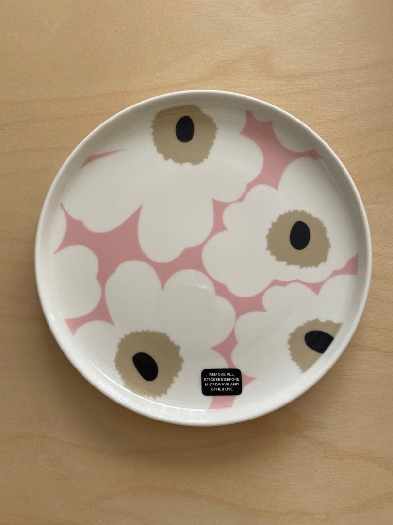 りんご　マリメッコ　新品　2026年 ウニッコ　マグカップ & プレート