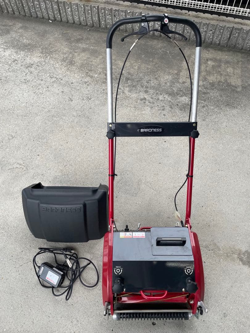 【値下げしました】バロネス　コード付自走式電動芝刈り機 LMB12