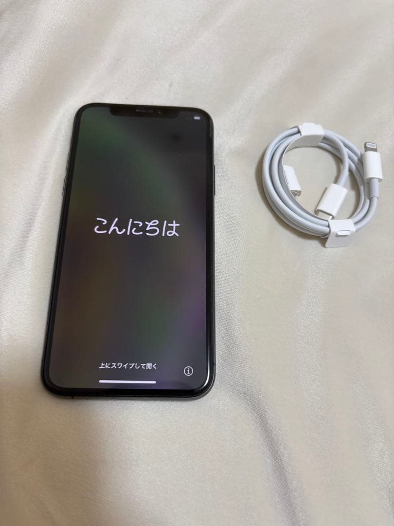 あ*様 iPhoneXs スペースグレイ 64GB 充電ケーブル付き