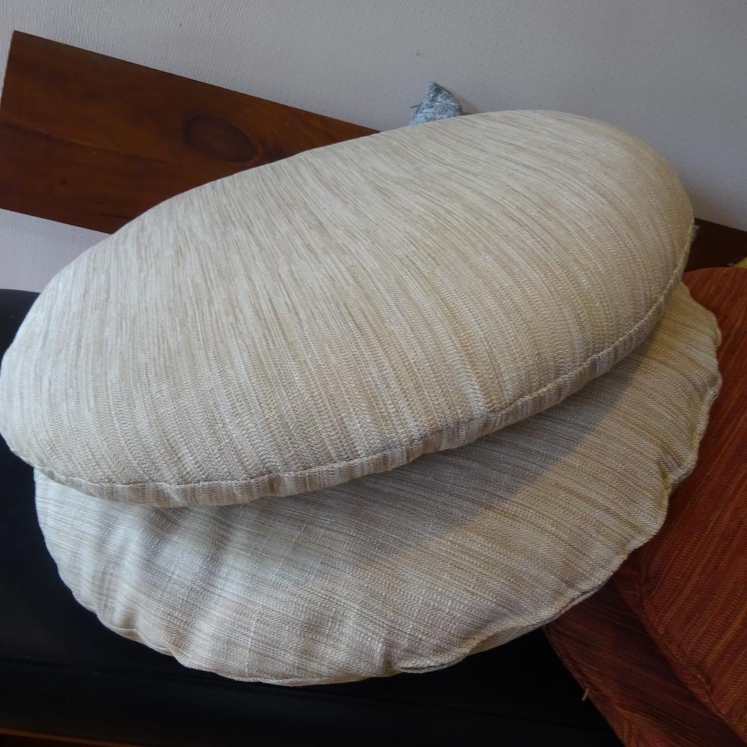 美品　ACTUS アクタス 座布団 丸 円形 クッション 4個 セット