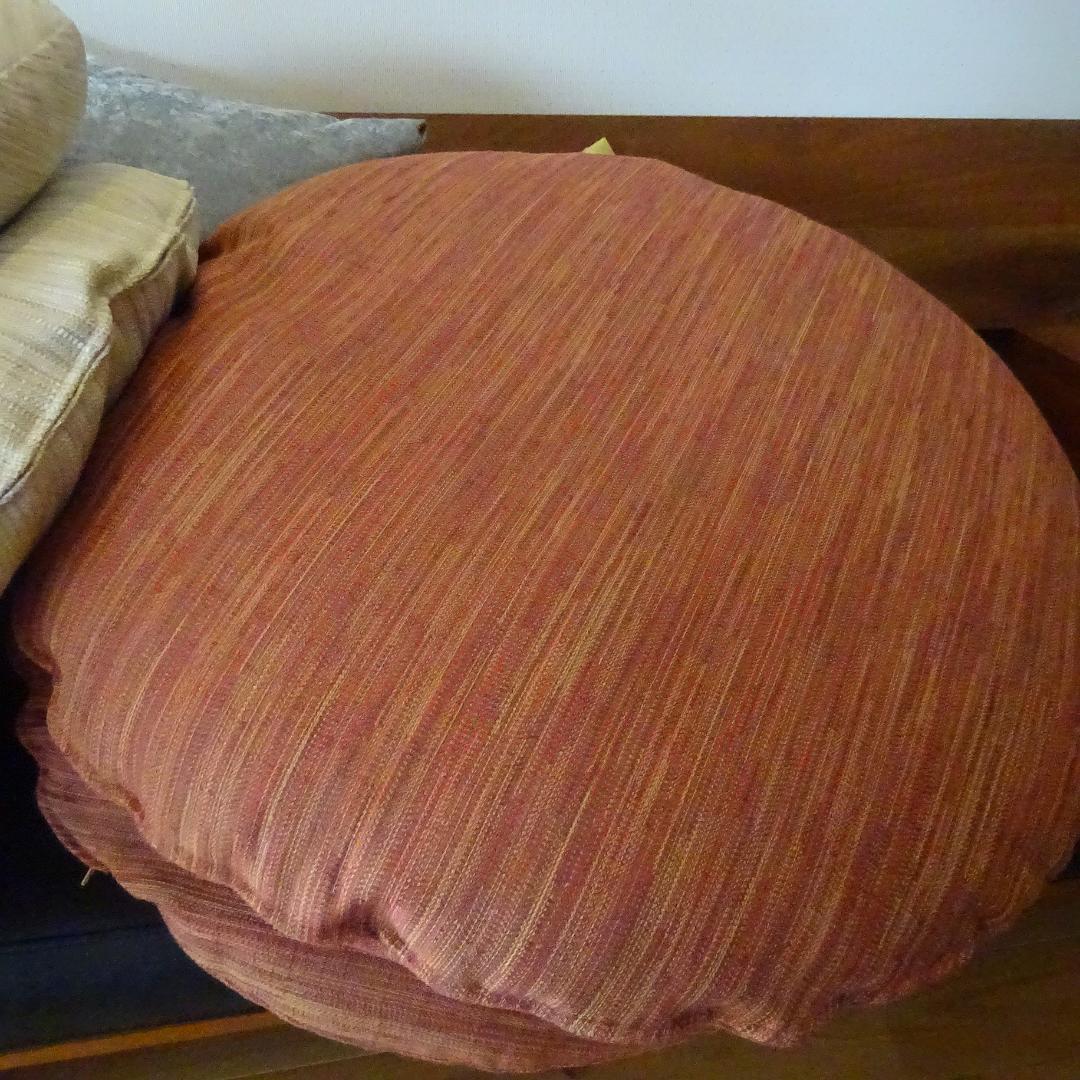 美品　ACTUS アクタス 座布団 丸 円形 クッション 4個 セット