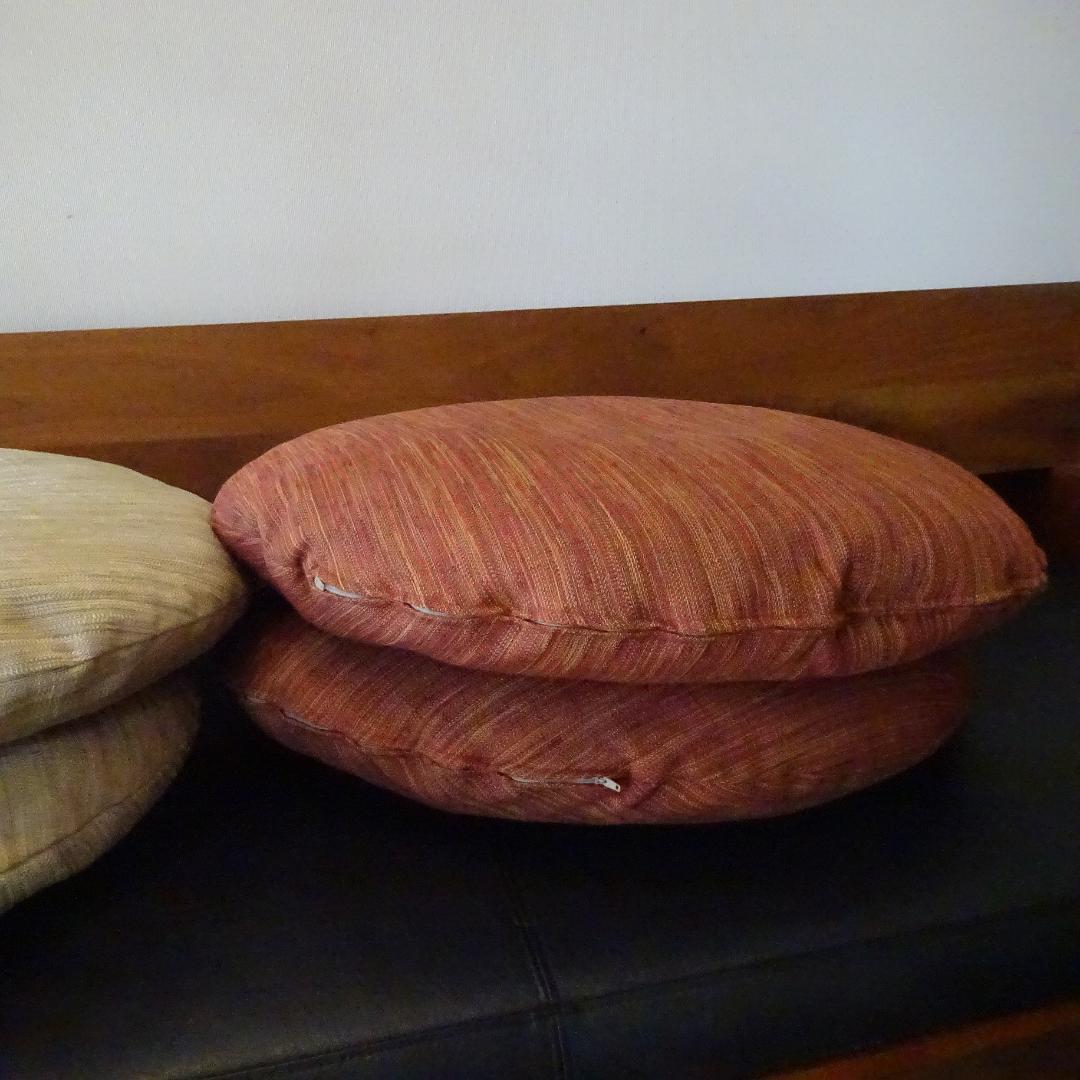 美品　ACTUS アクタス 座布団 丸 円形 クッション 4個 セット