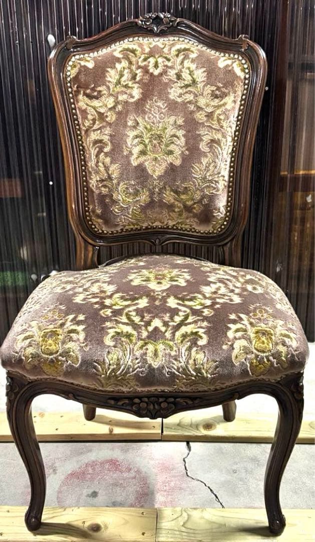 N2277 カリモク　ドマーニ　金華山　ルイ15世　鋲打ち　ダイニングチェア