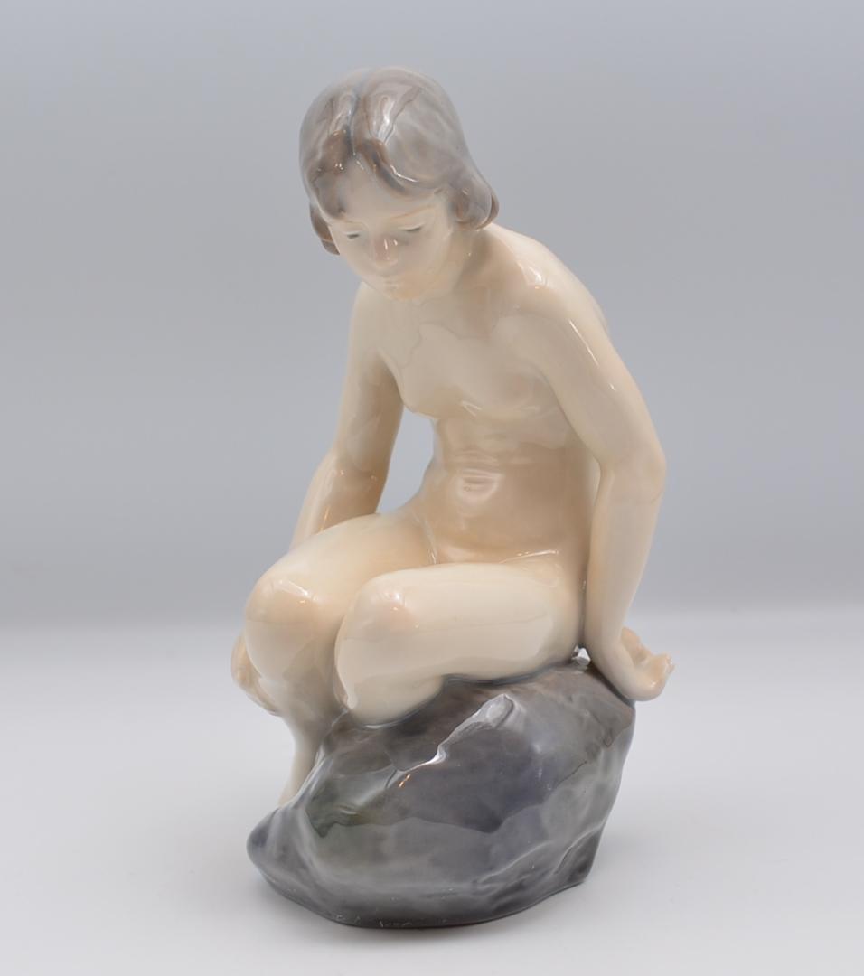 岩の上の裸婦　＃4027　No.2　★ロイヤルコペンハーゲン　デンマーク　絶版