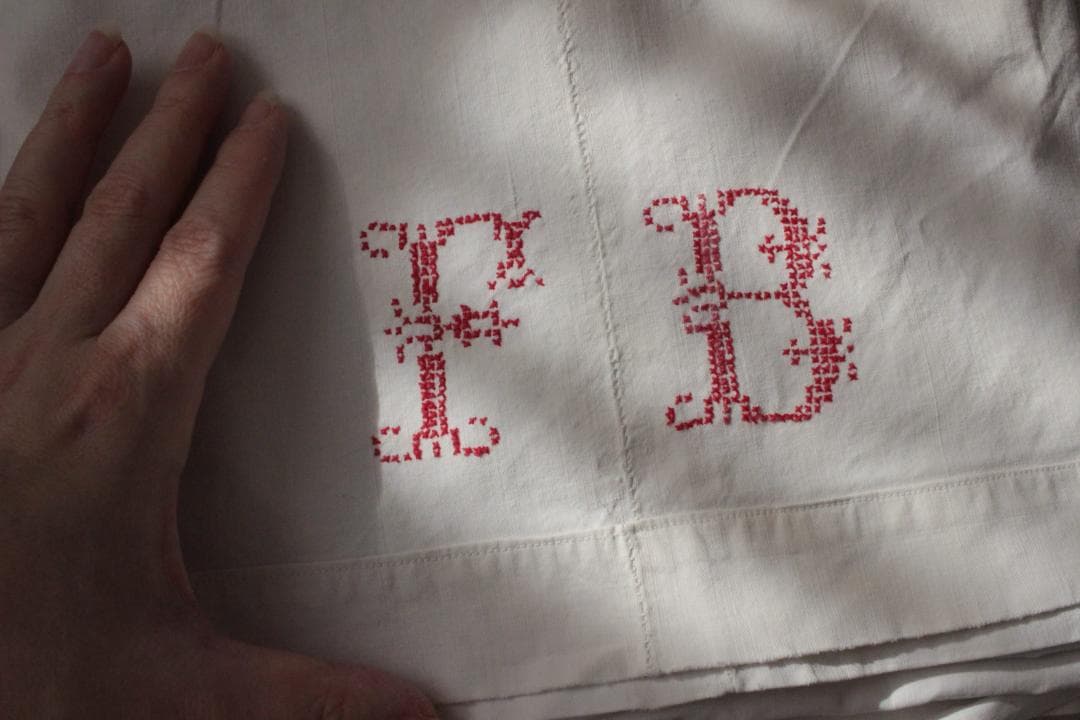 フランスアンティークイニシャル“FB”シーツモノグラム刺繍