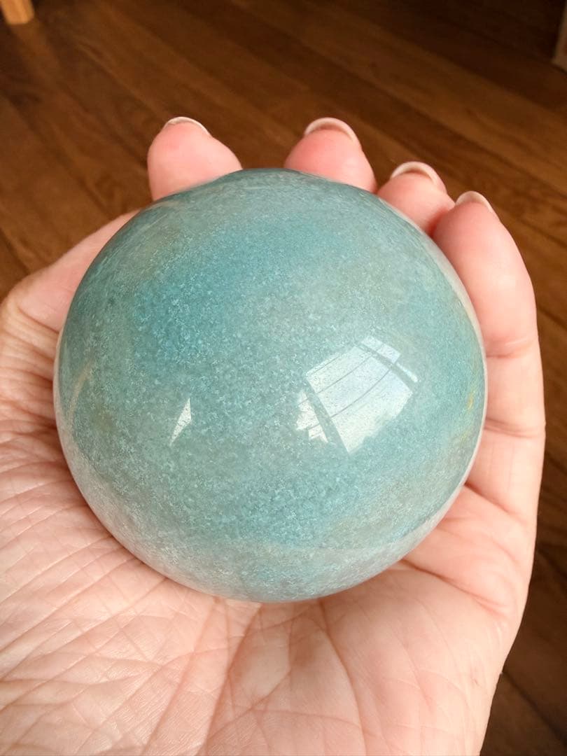 ☆癒し系天然石☆優しい水色を楽しめるトロレアイトスフィアΦ64mm