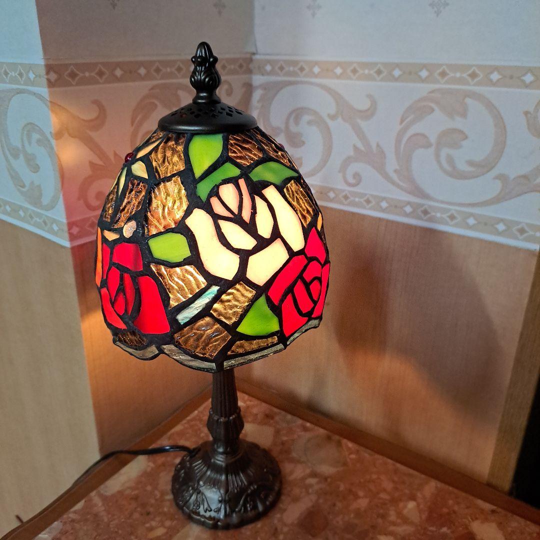 薔薇のステンドグラスランプ